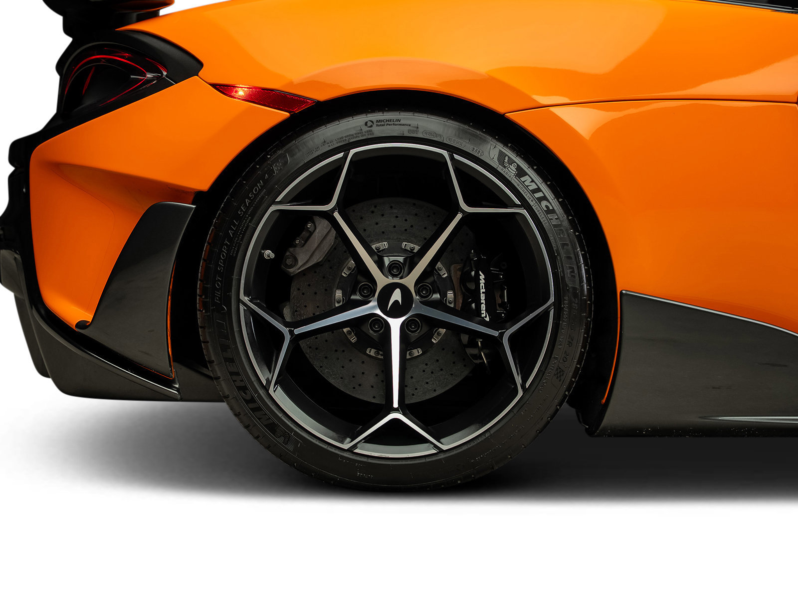Used 2020 McLaren 600LT Spider RWD image 31