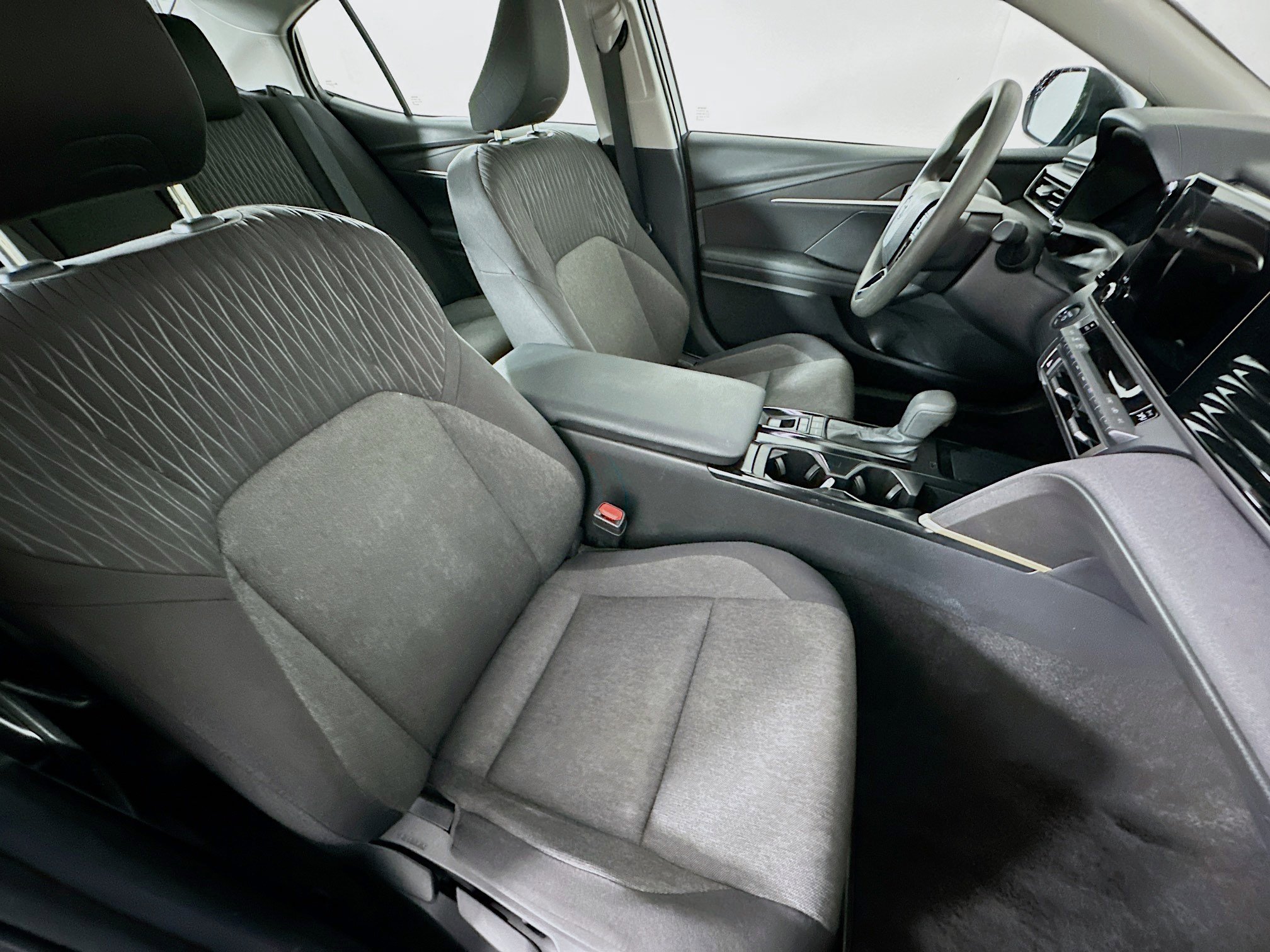 Used 2025 Toyota Camry LE image 31