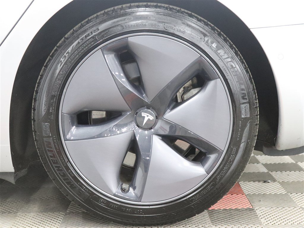 Used 2018 Tesla Model 3 Long Range RWD image 38