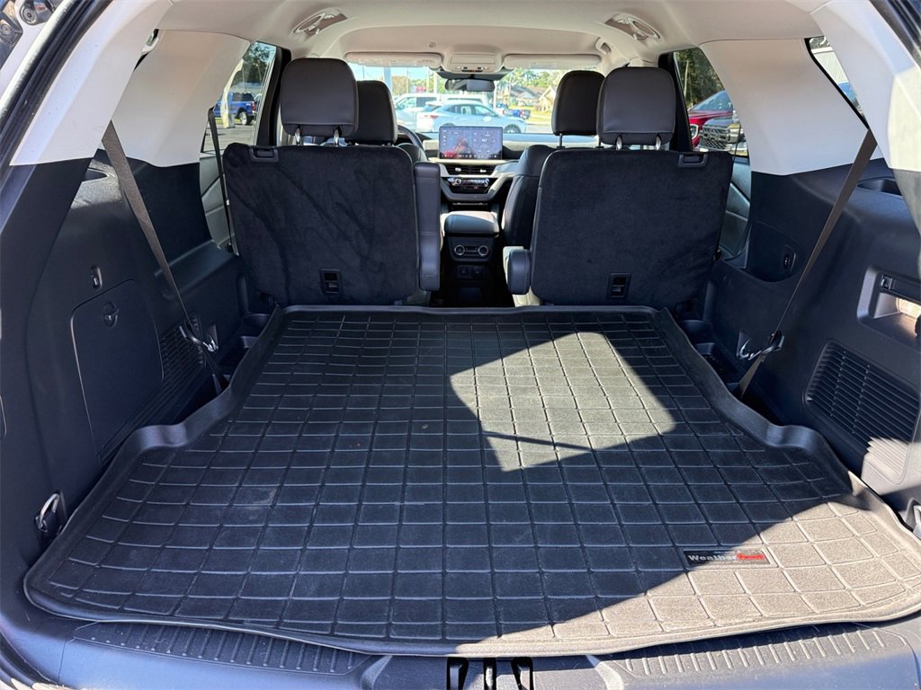 Used 2025 Ford Explorer Active w/ Active Comfort Package image 17