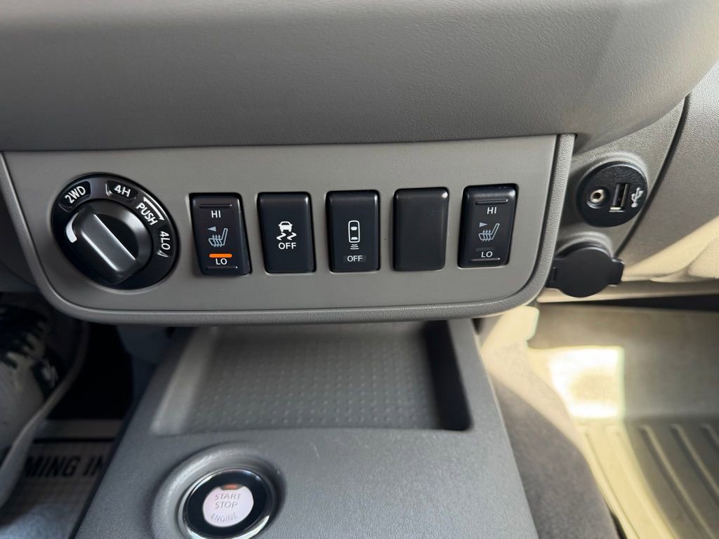 Used 2021 Nissan Frontier SV w/ Midnight Edition Floor Mats image 25