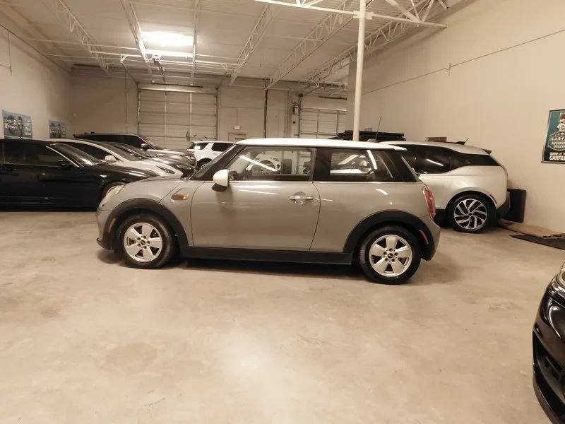 Used 2017 MINI Cooper 2-Door Hardtop FWD image 7