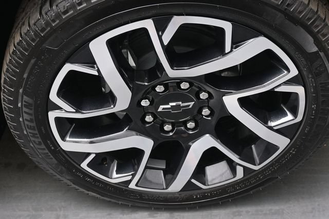 Certified 2025 Chevrolet Silverado EV RST AWD/4WD image 25