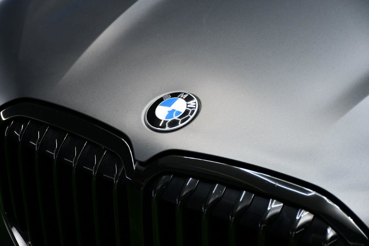 Used 2022 BMW X7 M50i w/ Executive Package image 7