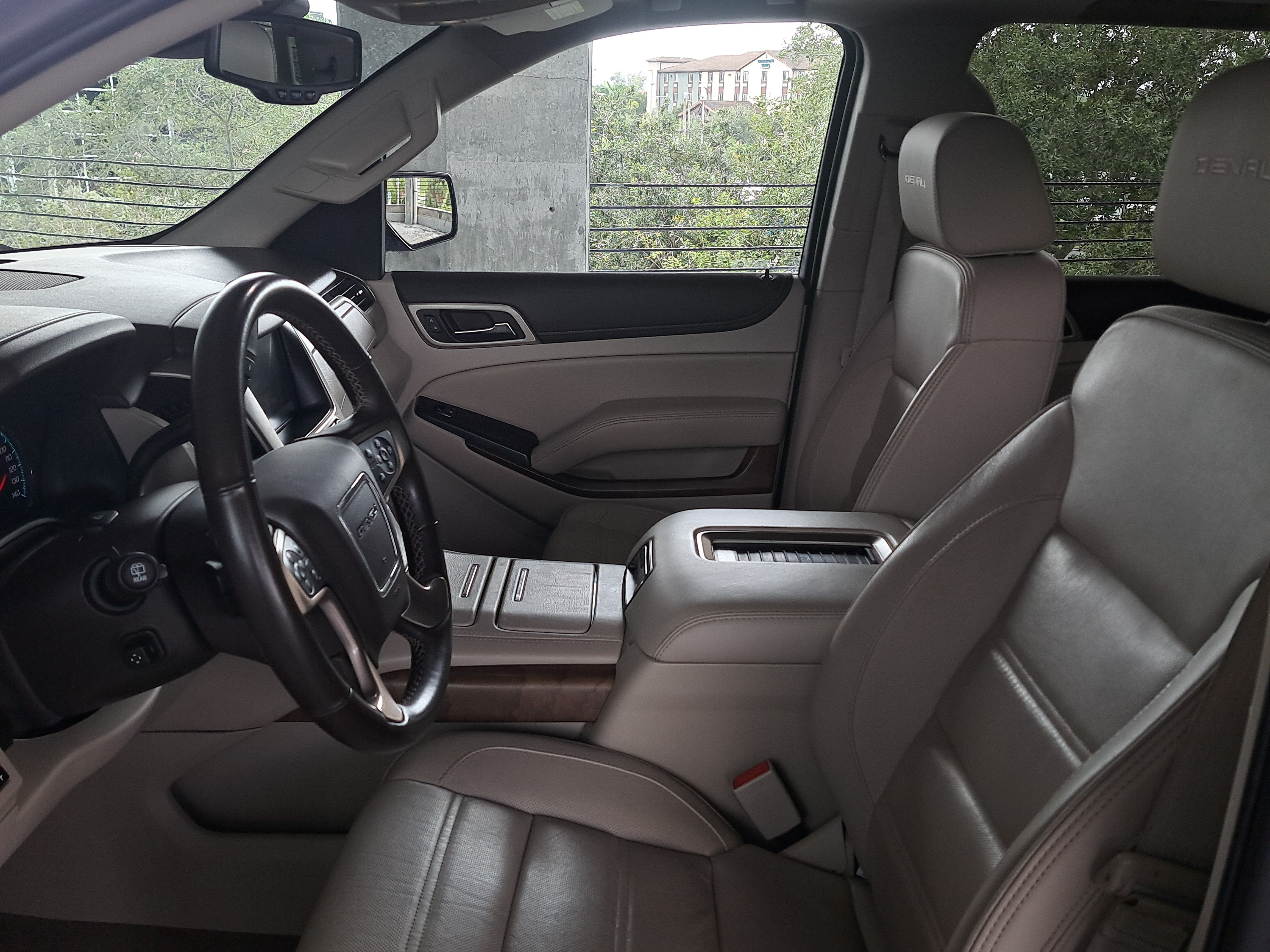 Used 2020 GMC Yukon Denali AWD/4WD image 18