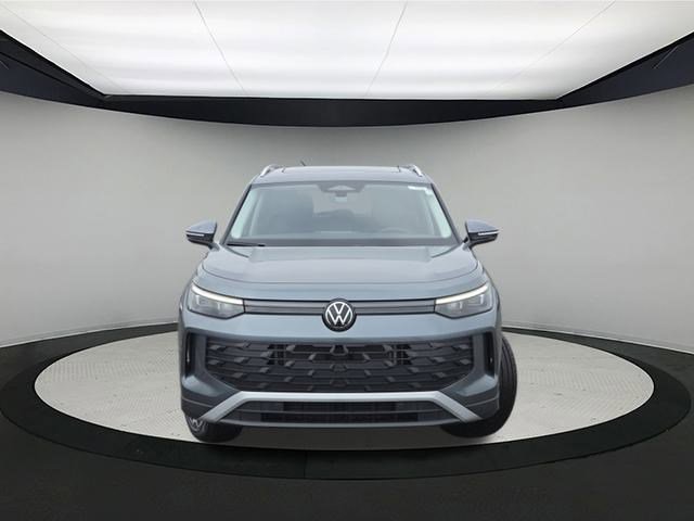 New 2026 Volkswagen Tiguan SE image 2