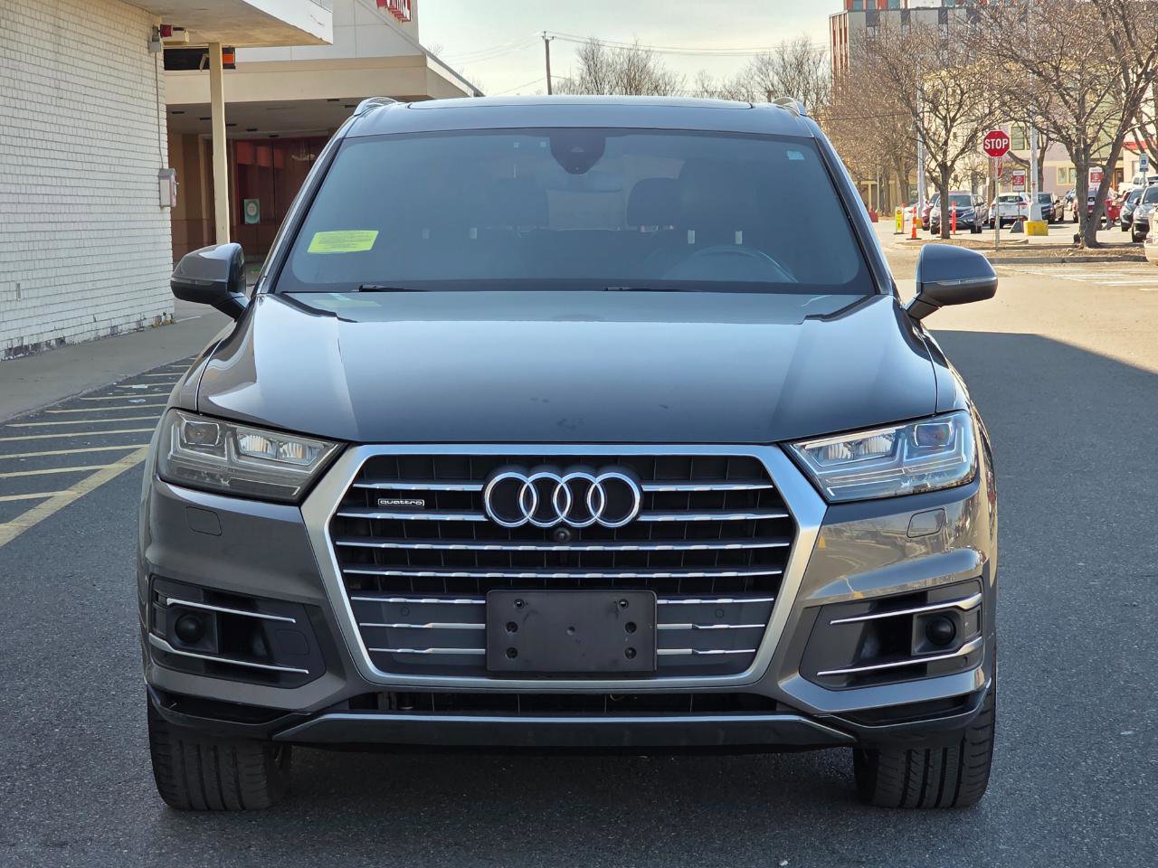 Used 2018 Audi Q7 3.0T Premium Plus w/ Premium Plus Package AWD/4WD image 2