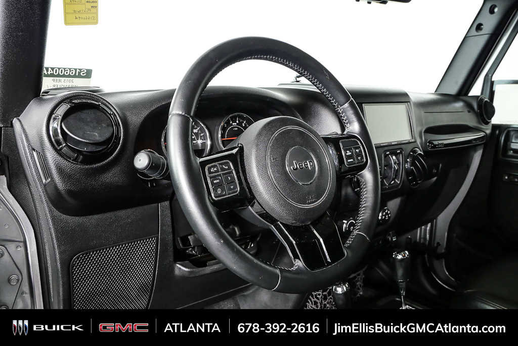 Used 2015 Jeep Wrangler Unlimited Sahara AWD/4WD image 4