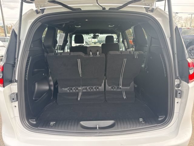 Used 2024 Chrysler Pacifica Touring FWD image 16