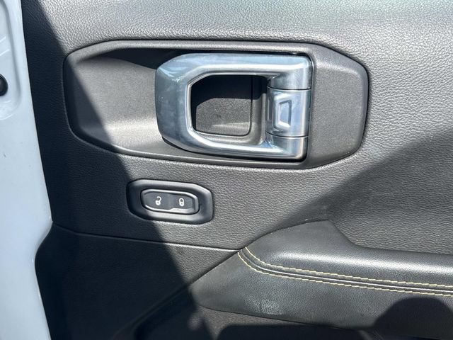 Used 2025 Jeep Wrangler Unlimited Sahara AWD/4WD image 19