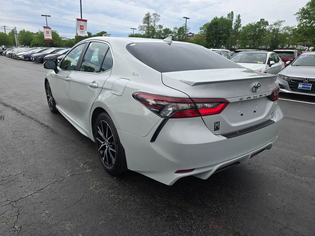 Used 2023 Toyota Camry SE w/ Cold Weather Package AWD/4WD image 5