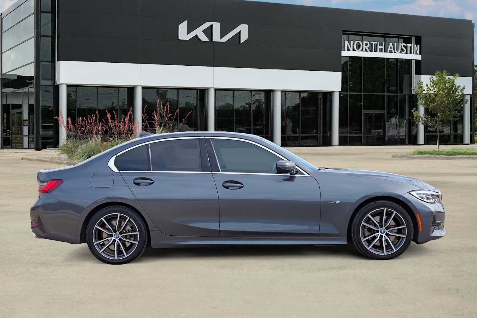 Used 2022 BMW 330e w/ Driving Assistance Package image 7