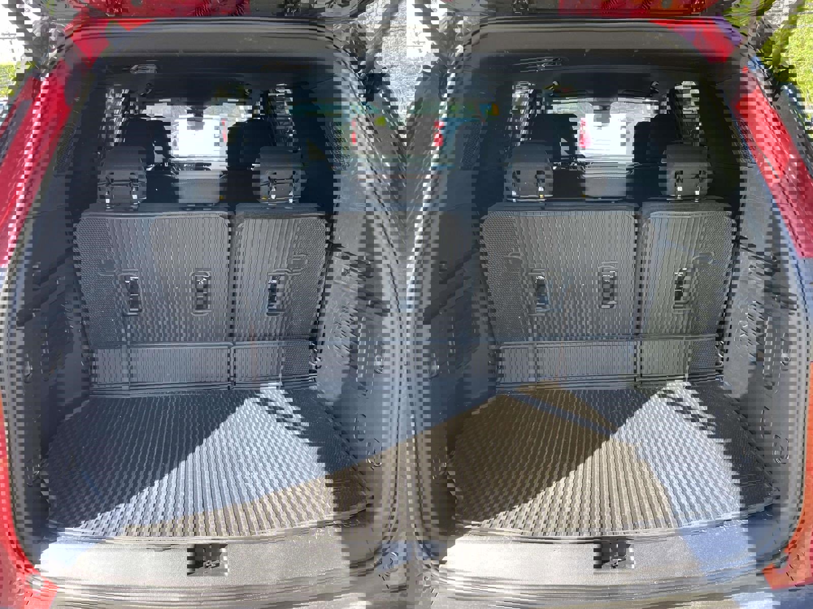 Used 2025 Chevrolet Traverse LT w/ Midnight/Sport Edition FWD image 14