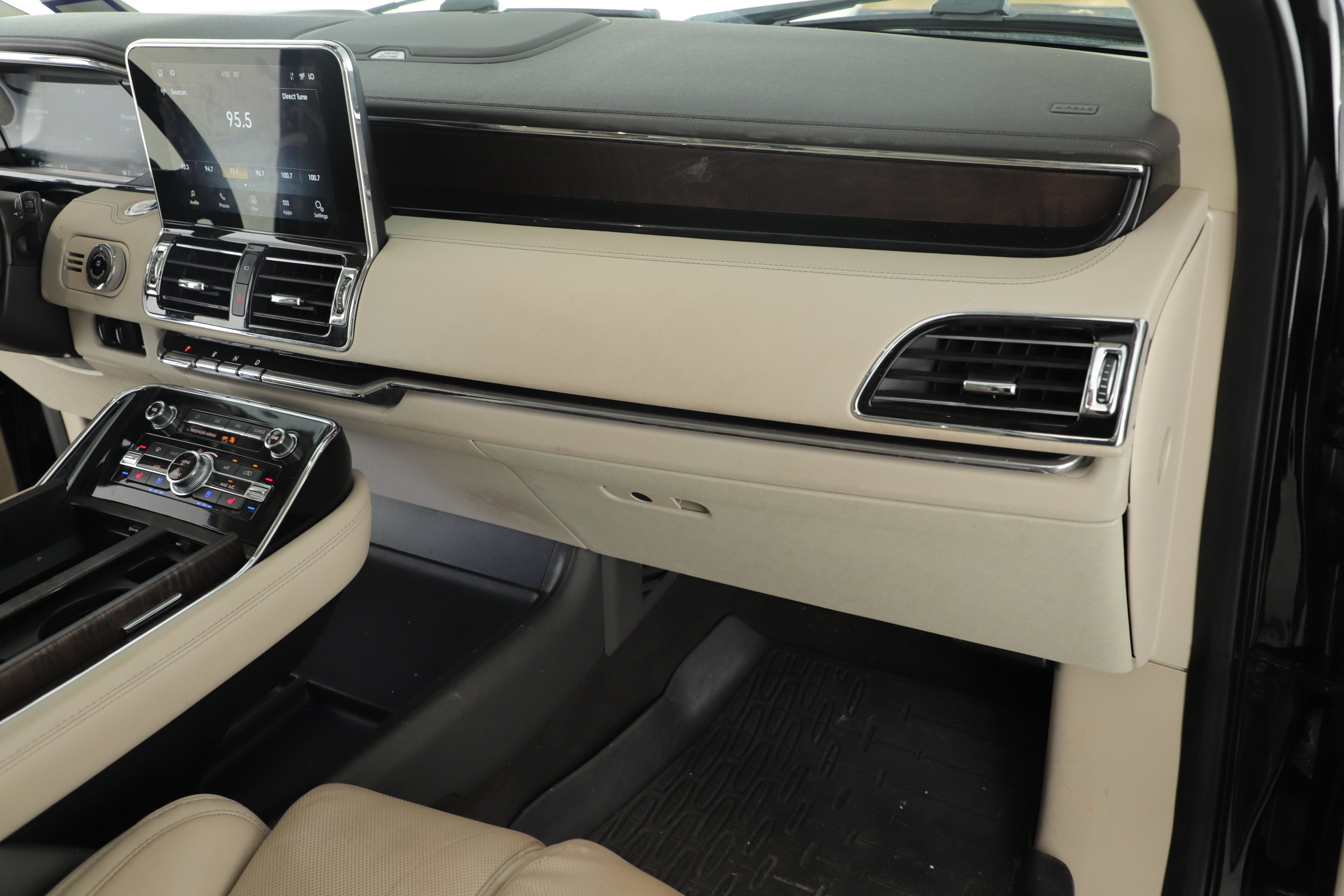 Used 2021 Lincoln Navigator Reserve AWD/4WD image 16