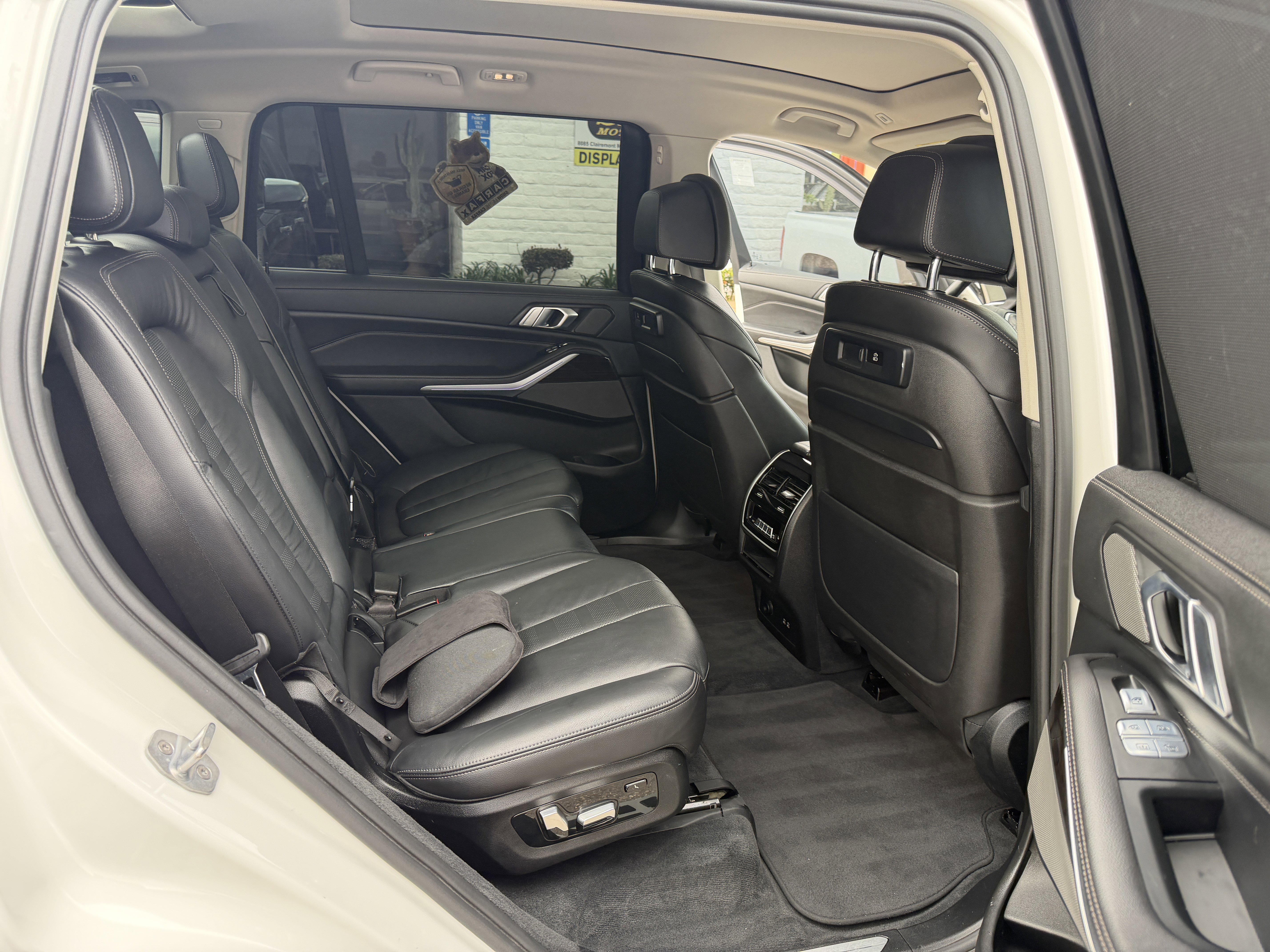 Used 2020 BMW X7 xDrive40i w/ Premium Package image 22