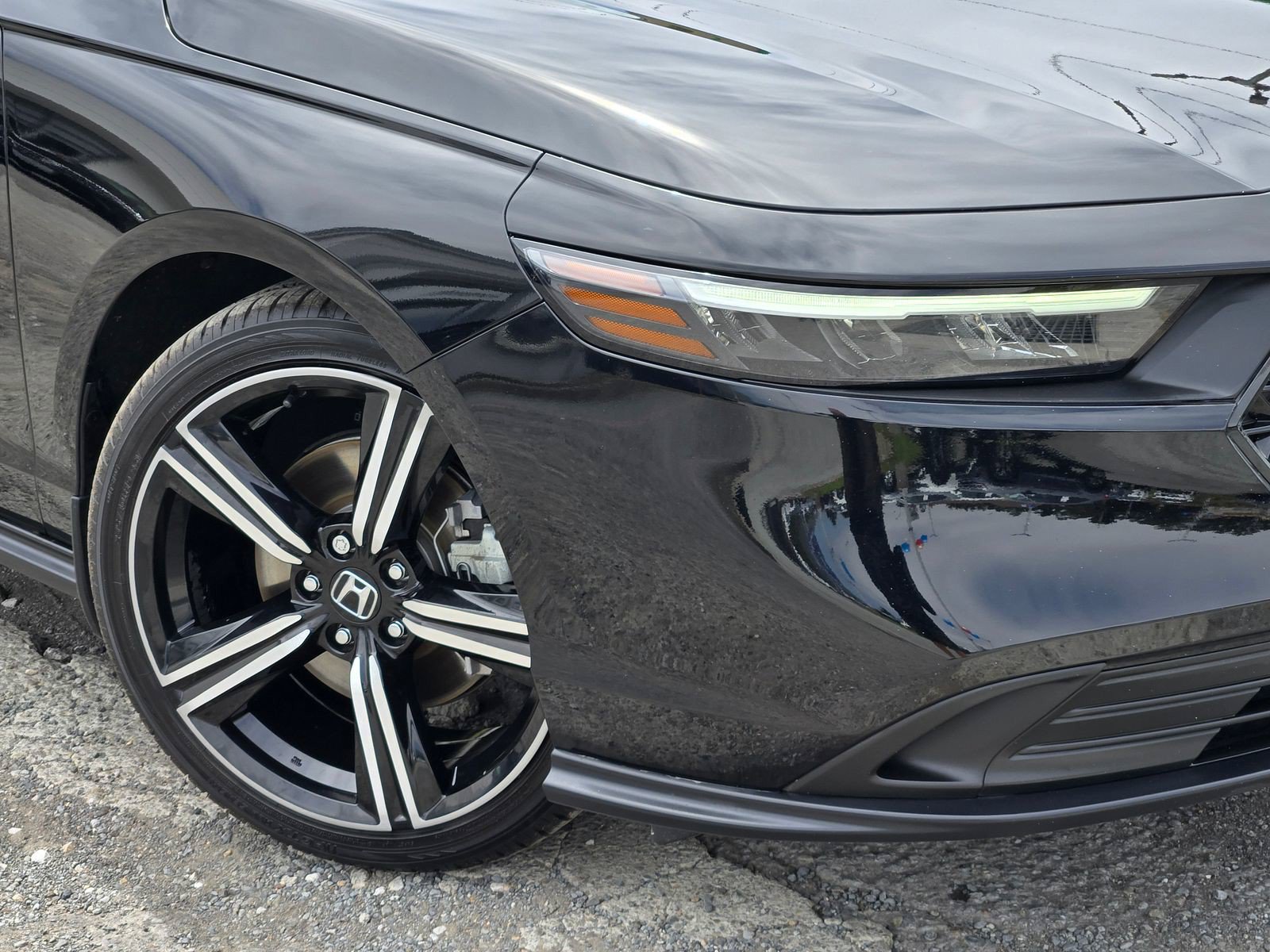 Used 2023 Honda Accord Sport image 9