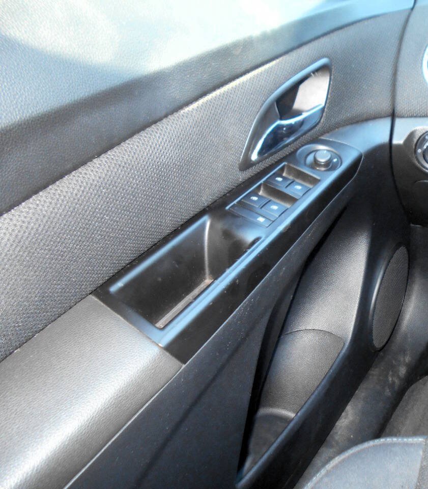 Used 2014 Chevrolet Cruze LT FWD image 12