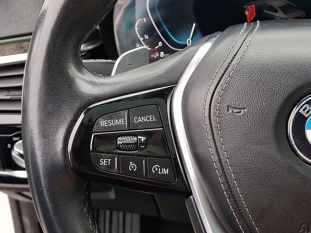 Used 2021 BMW 530e w/ Parking Assistance Package image 27