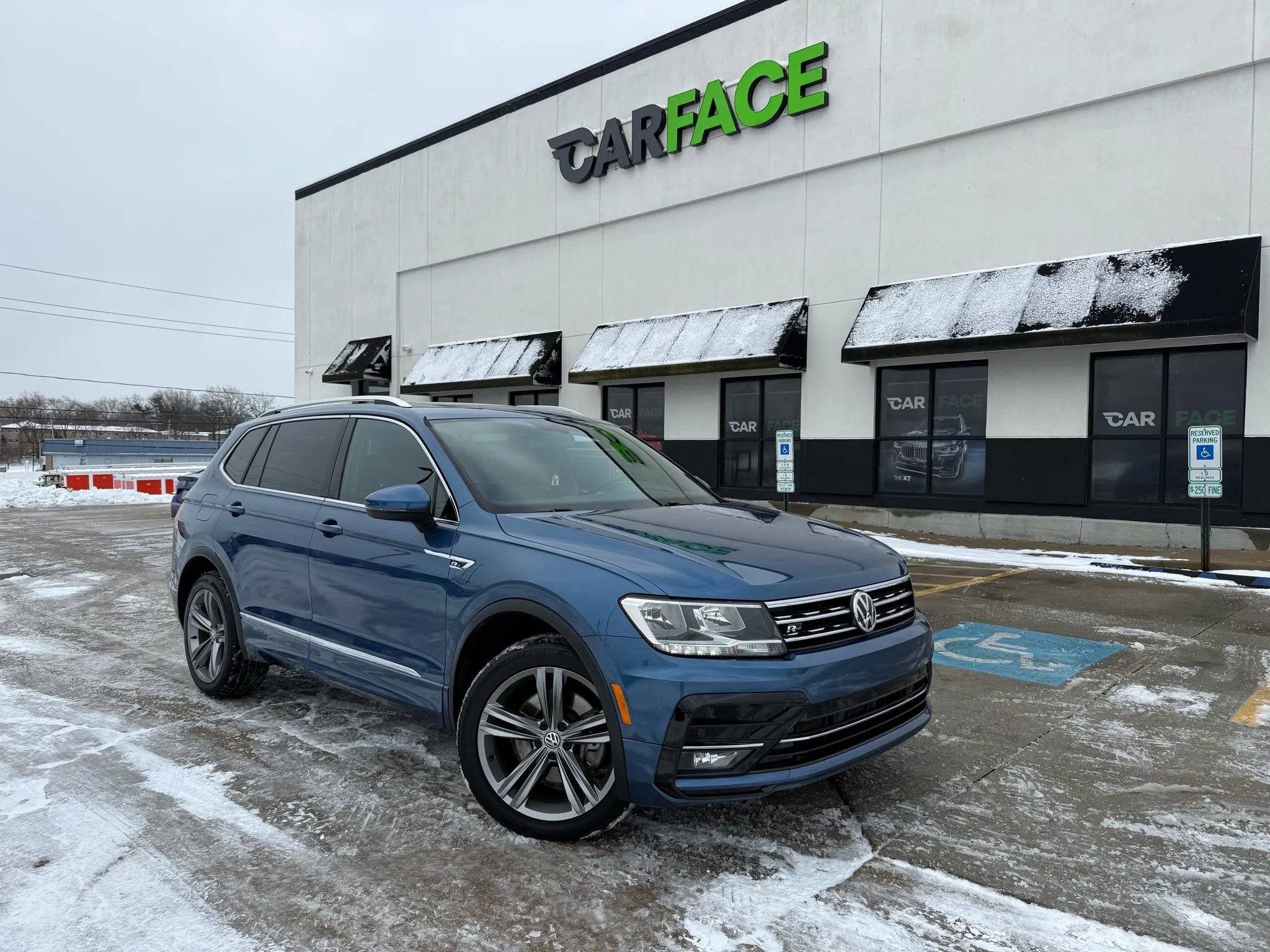 Used 2019 Volkswagen Tiguan SEL R-Line image 1