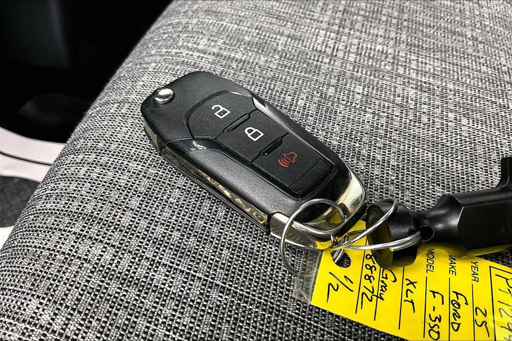 Used 2025 Ford F350 XLT w/ FX4 Off-Road Package image 10