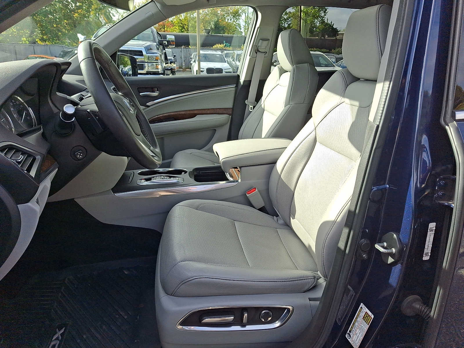 Used 2020 Acura MDX w/ Technology Package AWD/4WD image 10