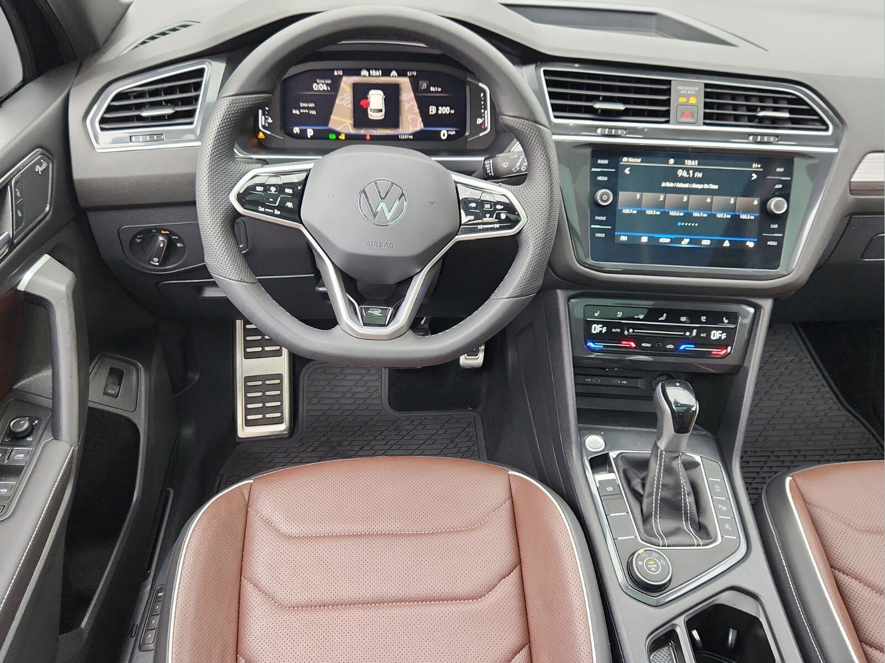 Used 2024 Volkswagen Tiguan SEL R-Line image 13