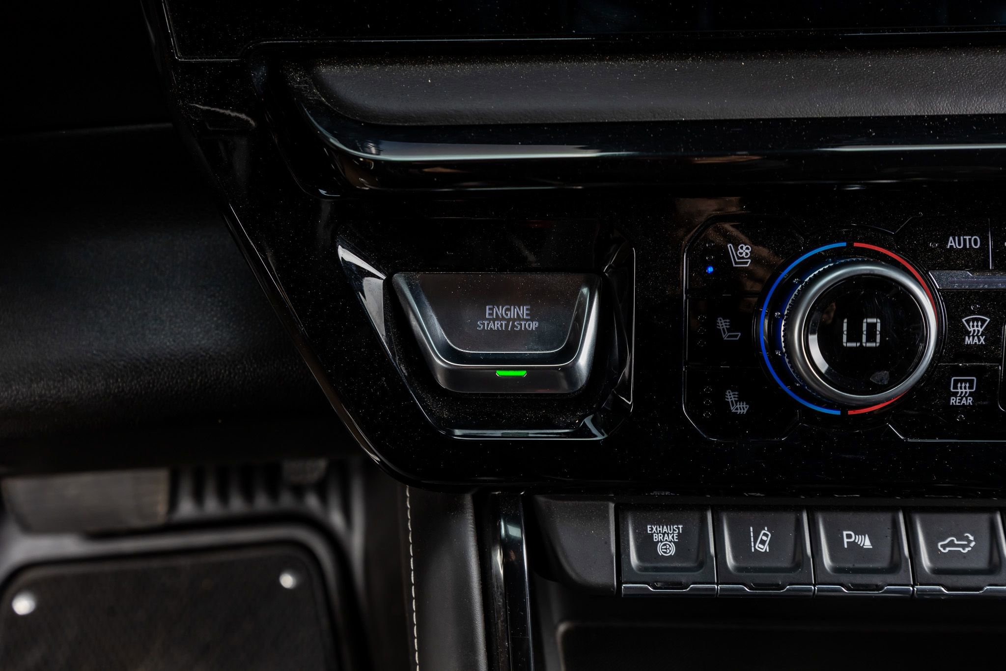 Used 2024 GMC Sierra 2500 AT4X image 23