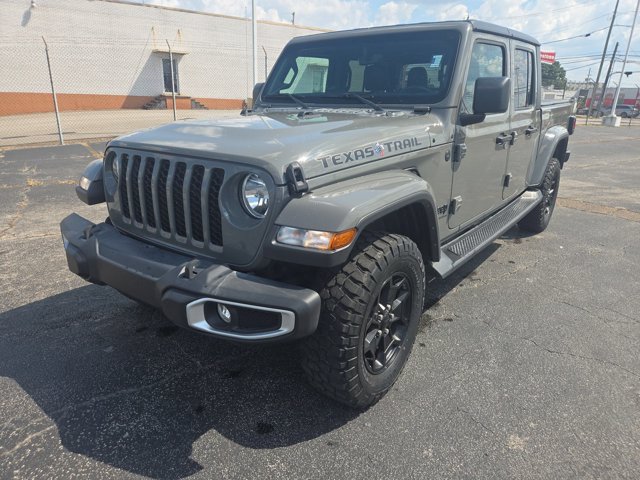 Used 2023 Jeep Gladiator Sport AWD/4WD image 4