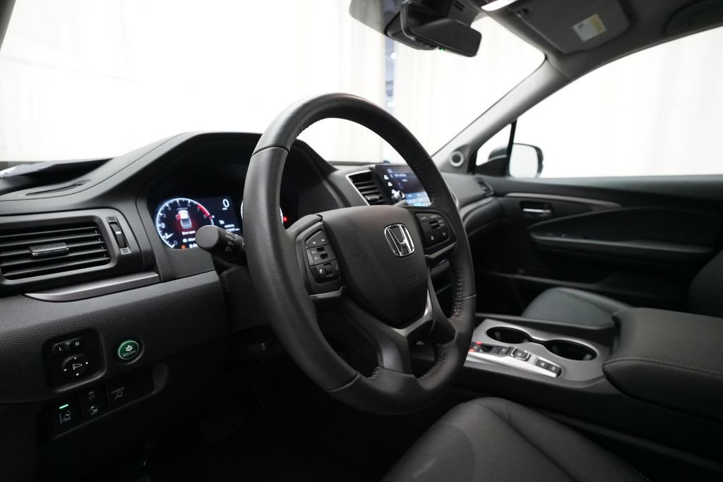 Used 2025 Honda Ridgeline RTL image 8