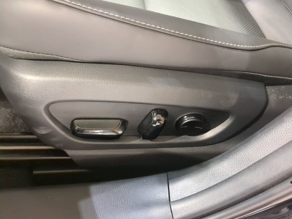 Used 2025 Lexus UX 300h AWD w/ Cold Area Package image 17
