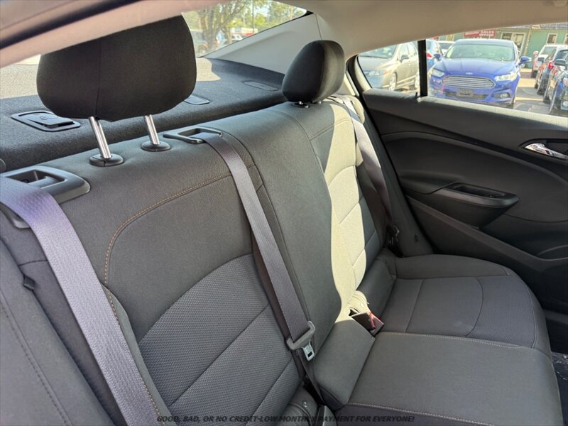 Used 2017 Chevrolet Cruze LS FWD image 17