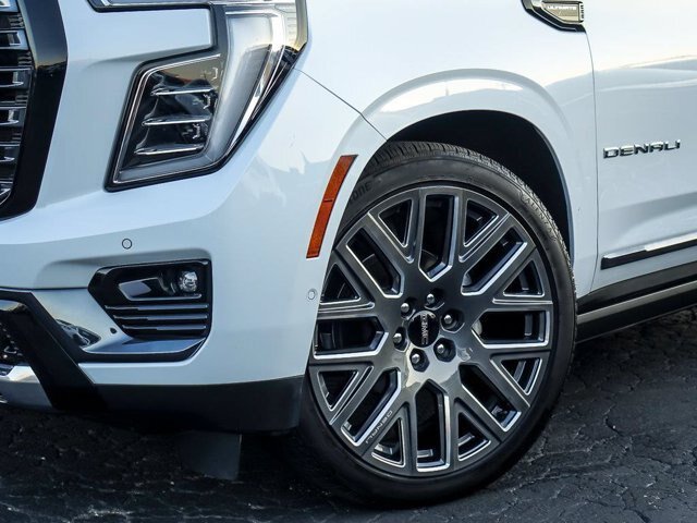 Used 2026 GMC Yukon Denali Ultimate AWD/4WD image 4