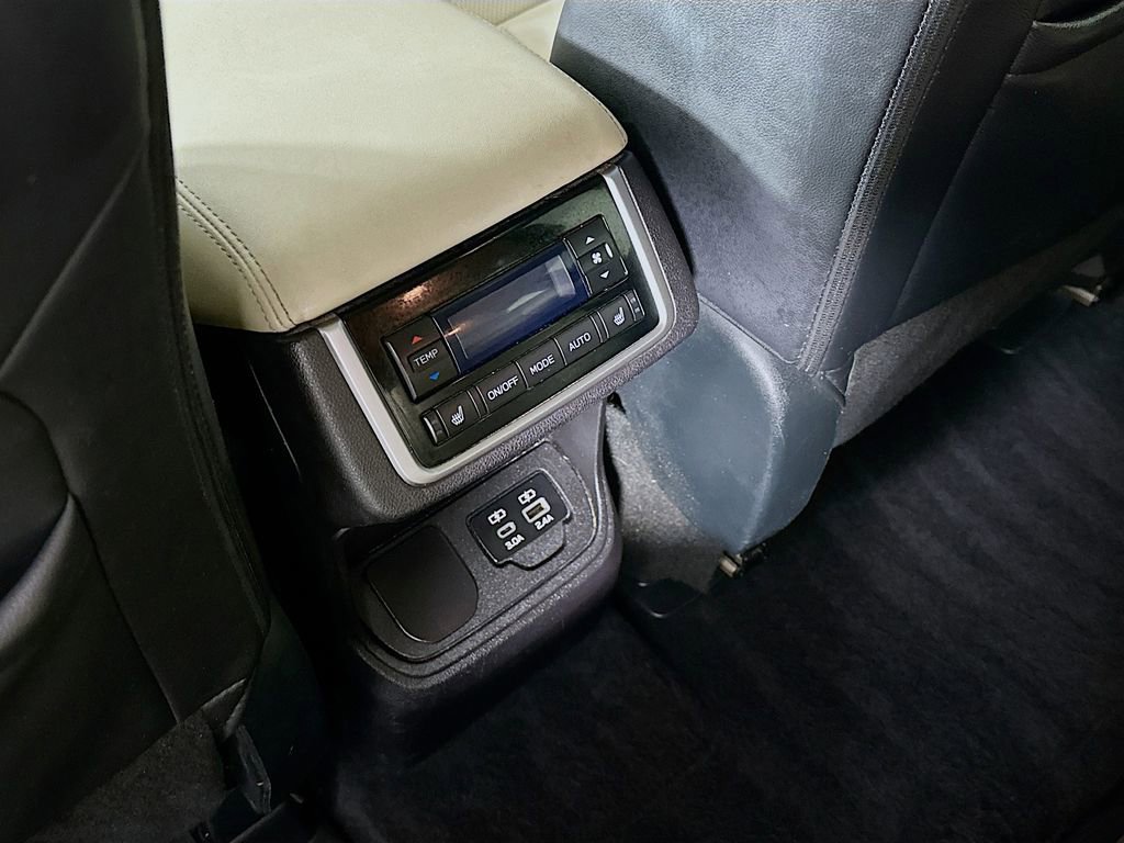 Certified 2023 Subaru Ascent Limited image 32