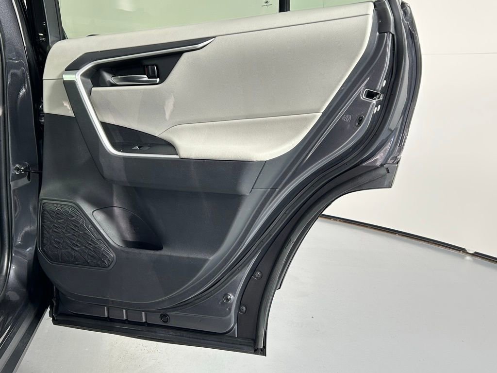 Used 2021 Toyota RAV4 XLE image 11