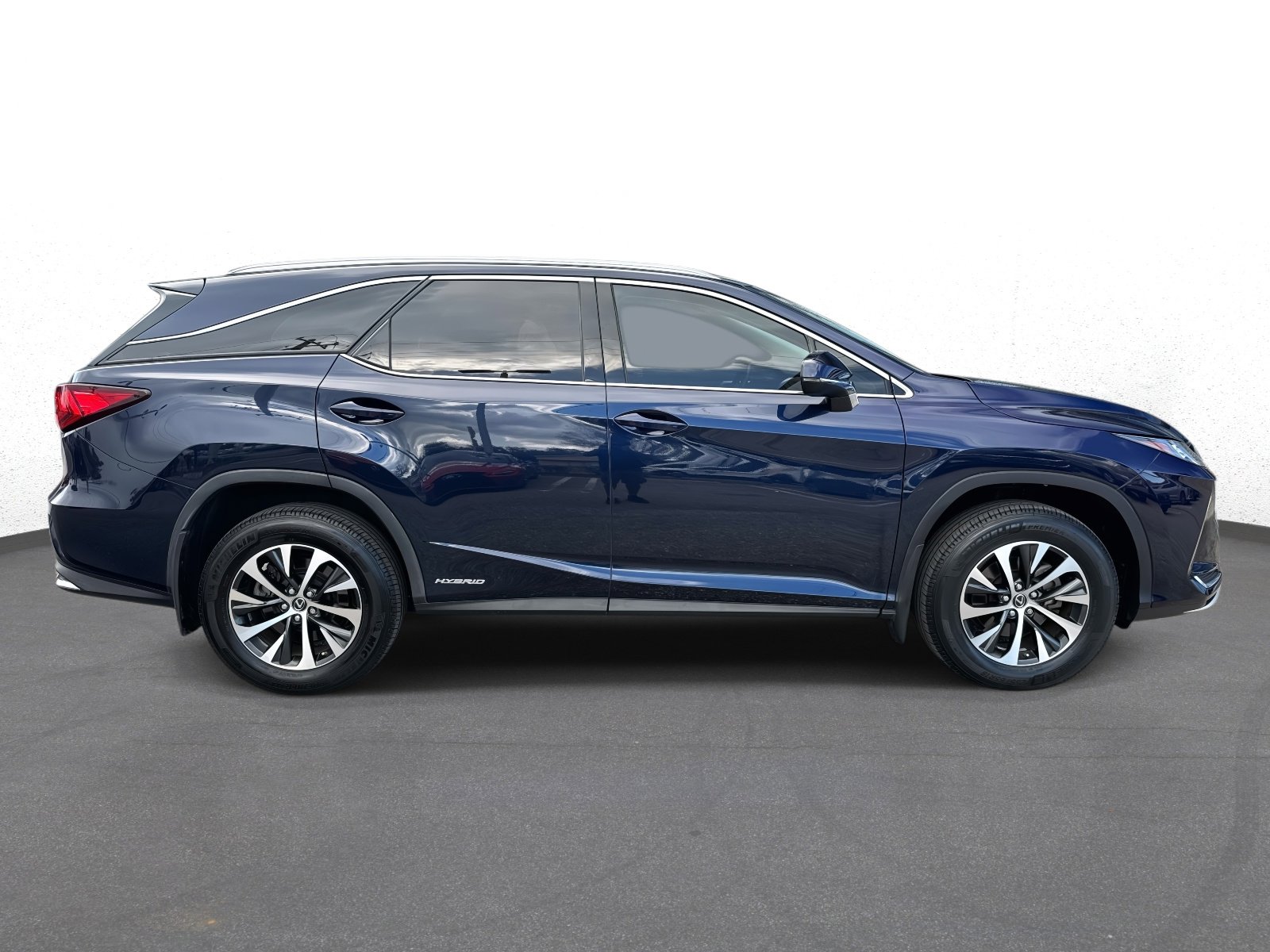 Certified 2022 Lexus RX 450hL AWD w/ Premium Package image 2