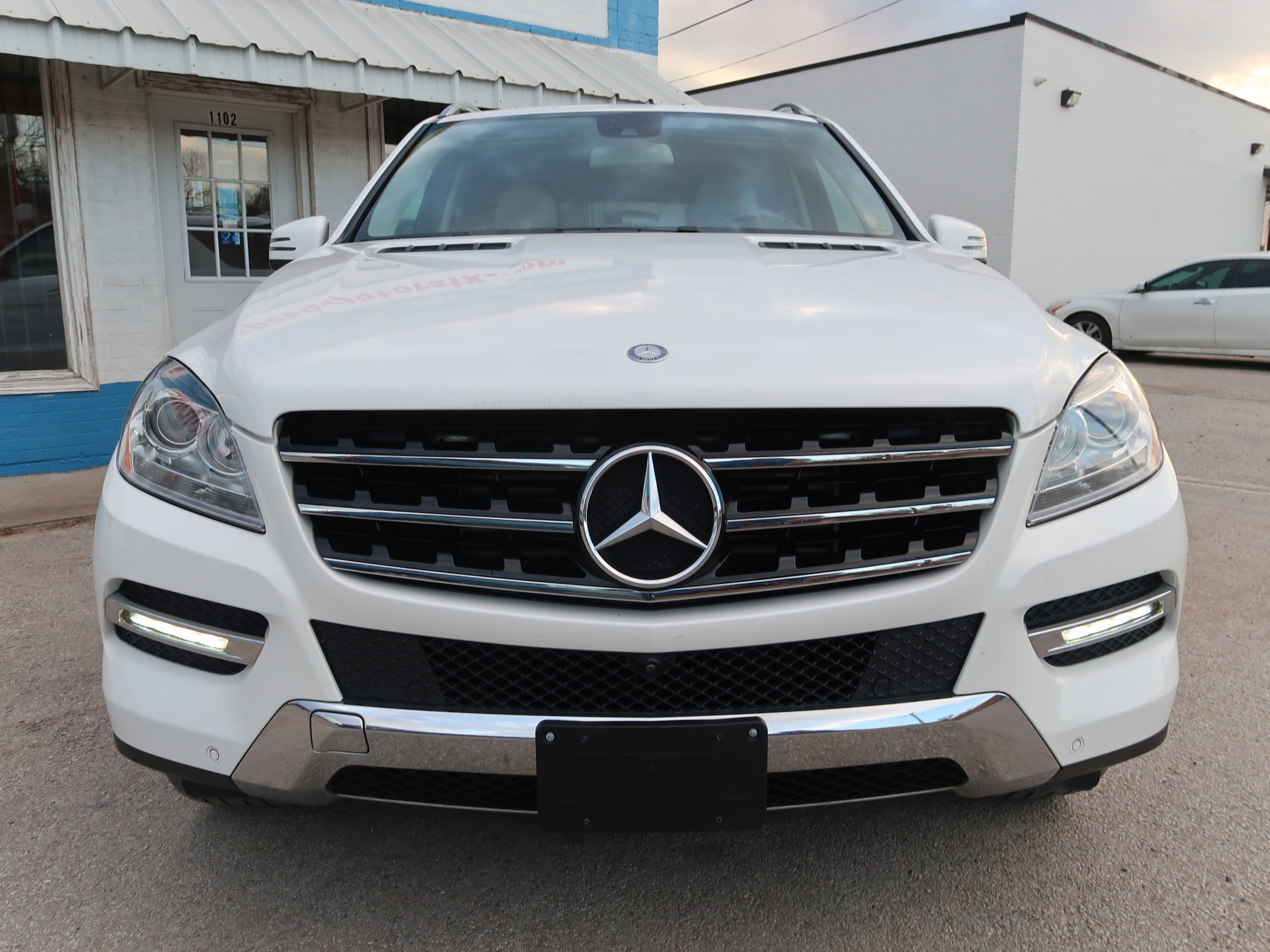 Used 2015 Mercedes-Benz ML 250 BlueTEC 4MATIC w/ Premium 1 Package image 9