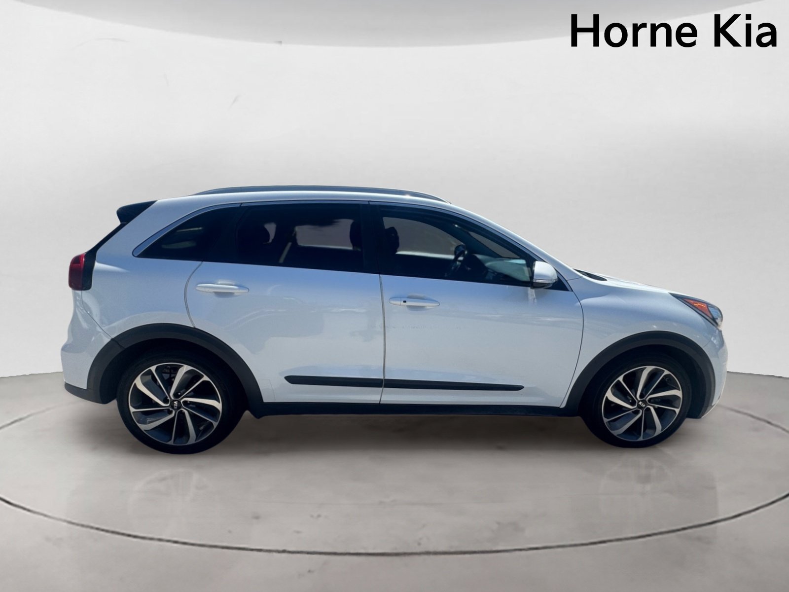 Used 2018 Kia Niro Touring FWD image 3