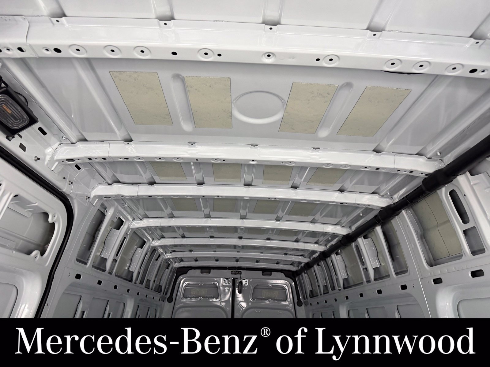Used 2025 Mercedes-Benz Sprinter 2500 image 17