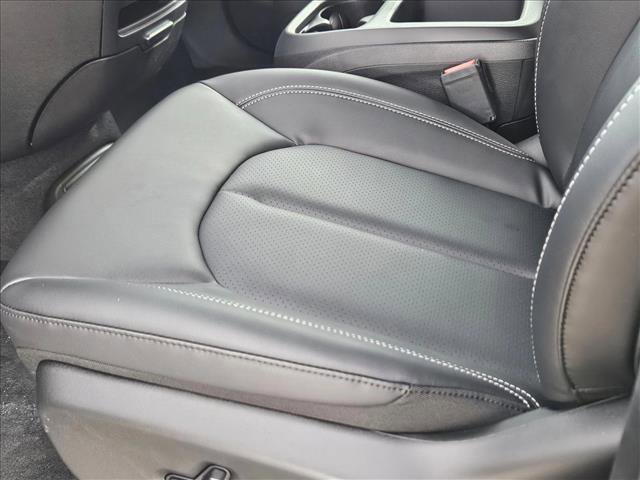 New 2026 Chrysler Pacifica Select FWD image 4