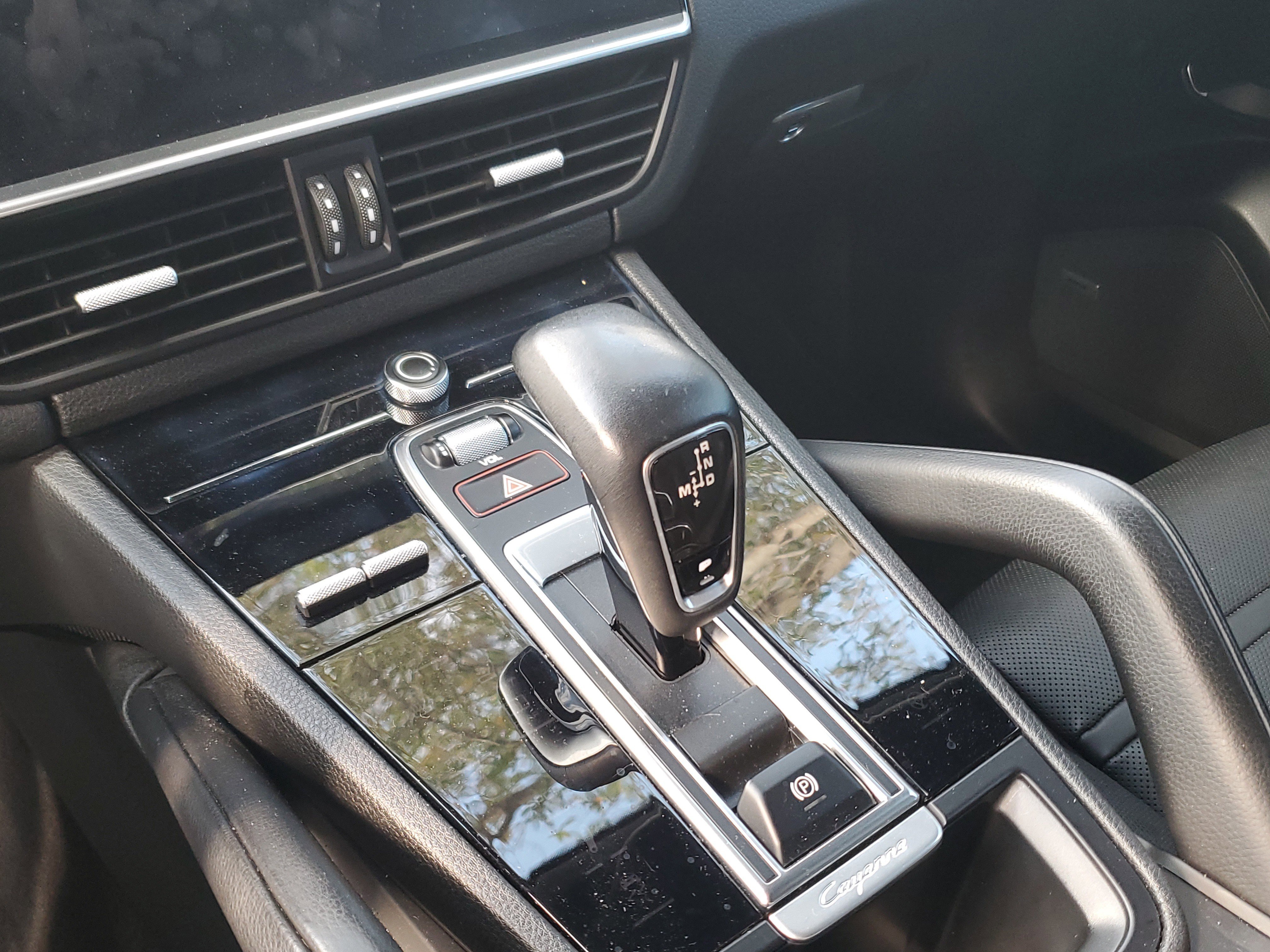 Used 2019 Porsche Cayenne Base image 9