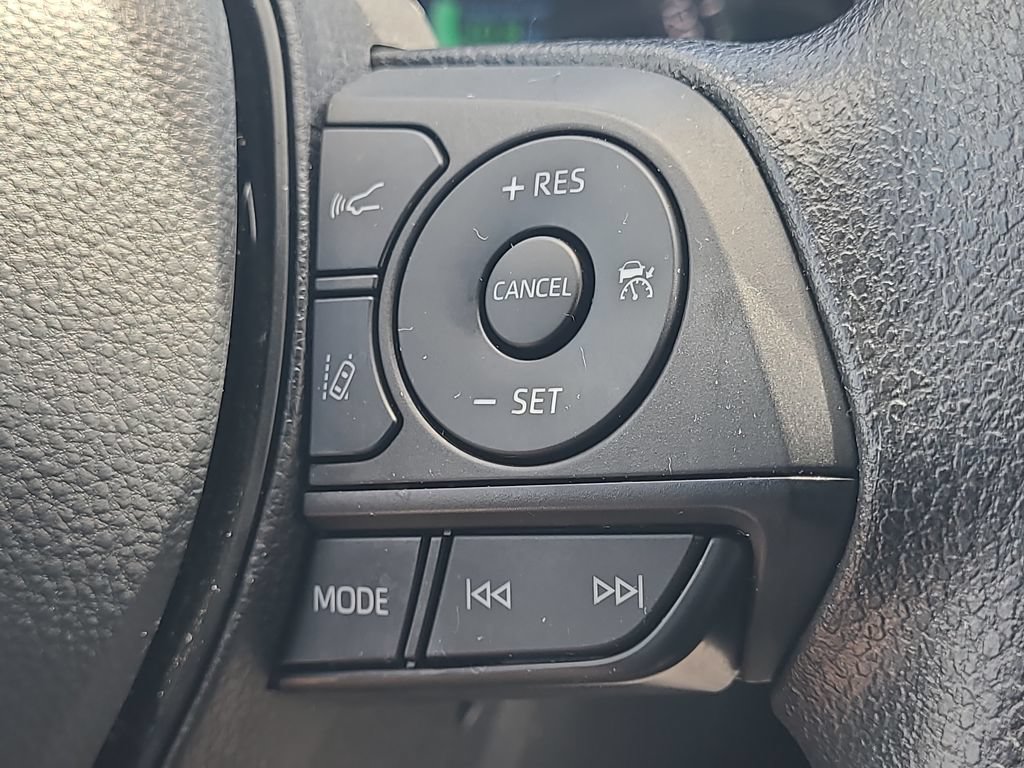 Used 2025 Toyota RAV4 XLE w/ Convenience Package FWD image 20