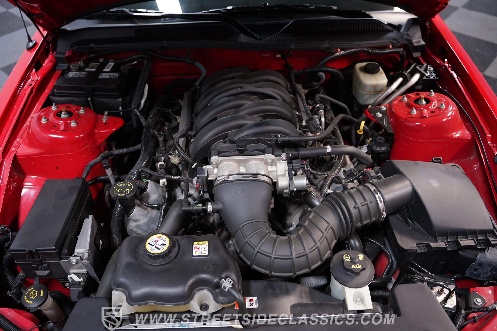 Used 2005 Ford Mustang GT RWD image 3