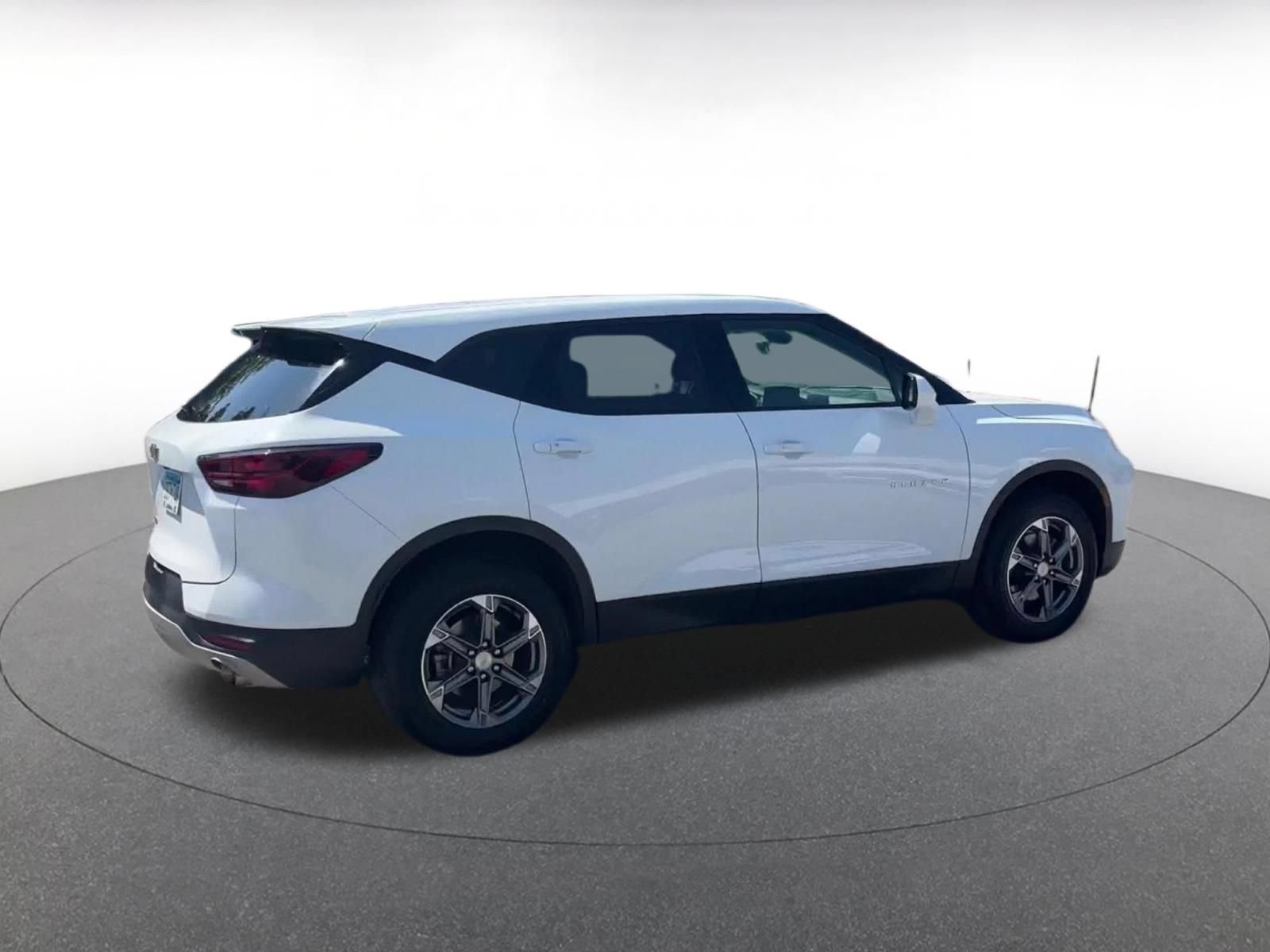 Used 2025 Chevrolet Blazer LT FWD image 14