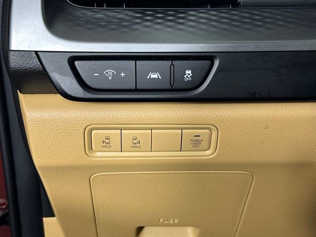 Used 2023 Kia Carnival LX image 19