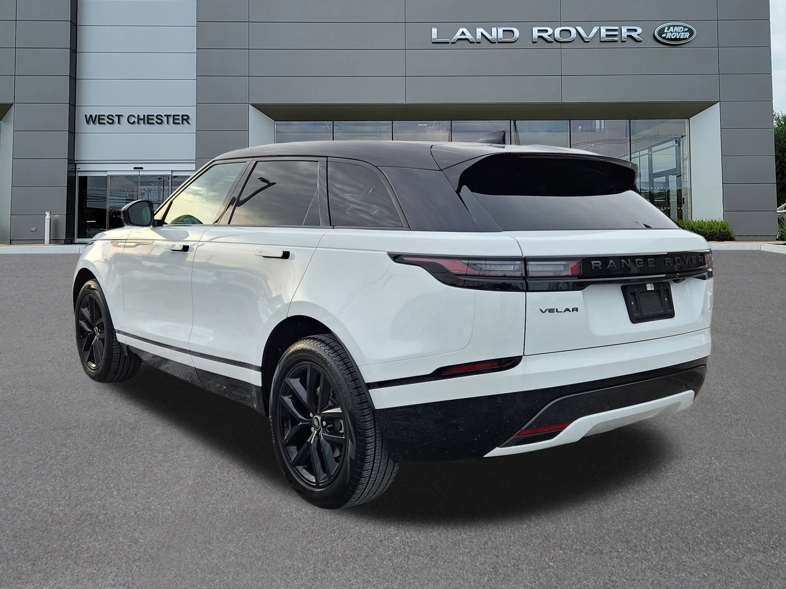 Certified 2026 Land Rover Range Rover Velar Dynamic SE image 3