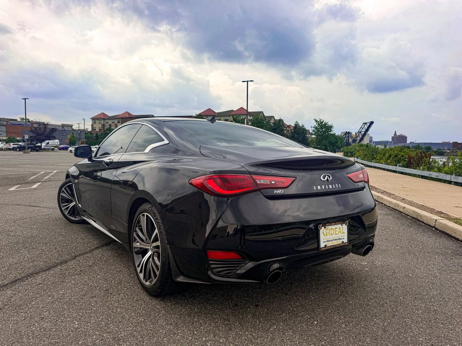 Used 2018 INFINITI Q60 3.0t Luxe AWD/4WD image 5