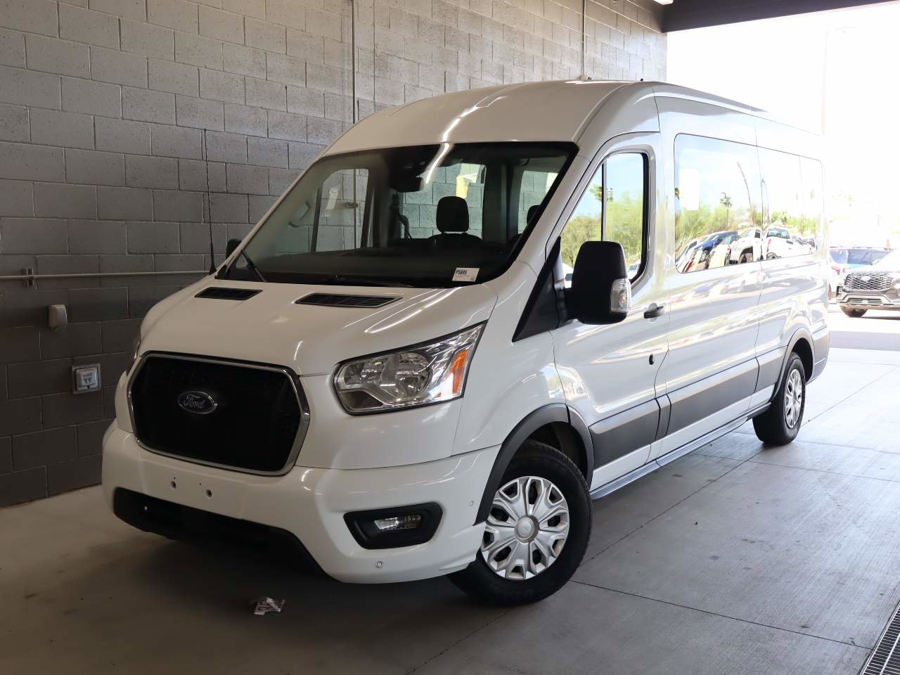 Used 2022 Ford Transit 350 XLT RWD image 1