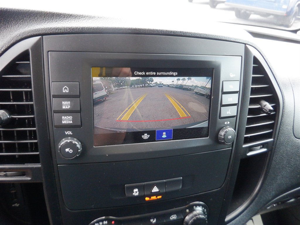 Used 2023 Mercedes-Benz Metris image 15