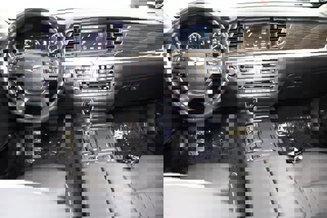 Used 2015 Hyundai Genesis 3.8 w/ Option Group 03 image 2