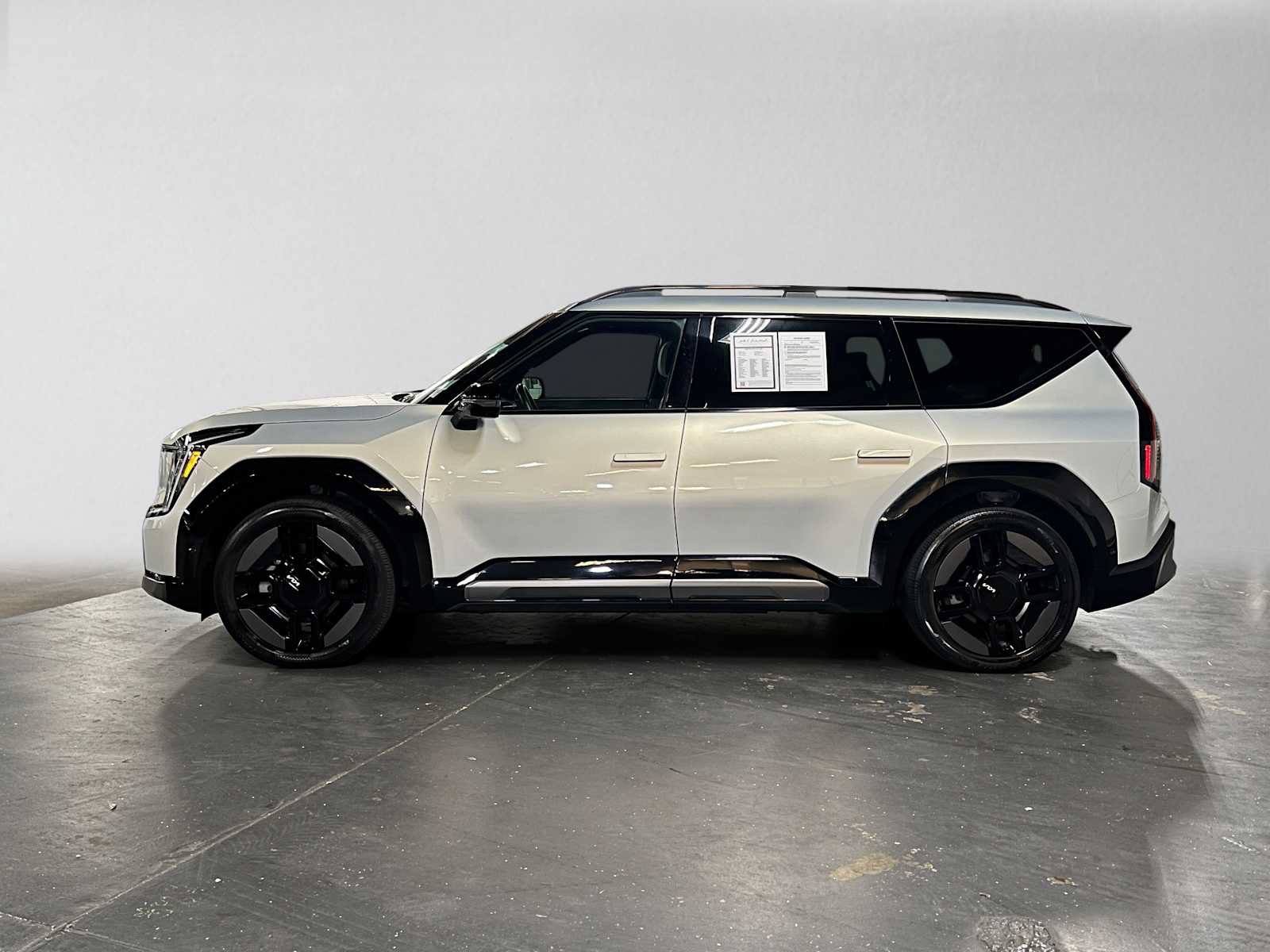 Used 2024 Kia EV9 GT-Line AWD/4WD image 6